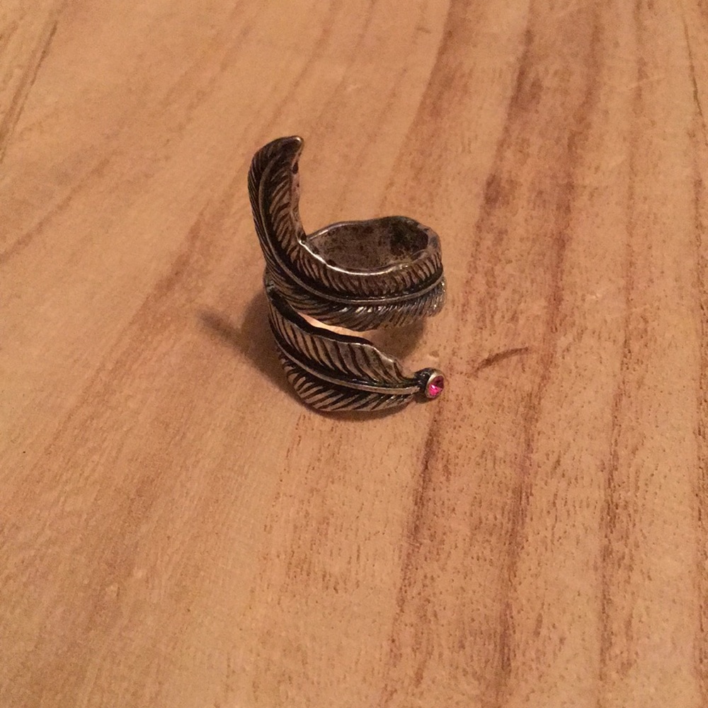 Adjustable feather wrap ring